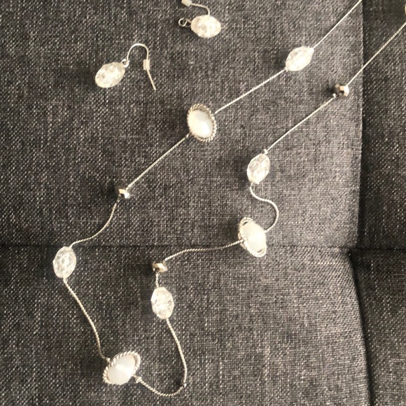 Jewelry - Gorgeous Necklace & Earrings Set •NWOT•